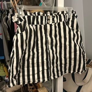 Black and white stripped mini skirt with elastic waste